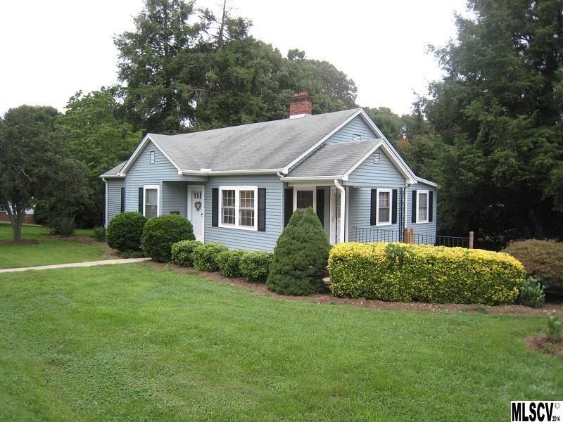 1306 11th St NW, Hickory, NC 28601