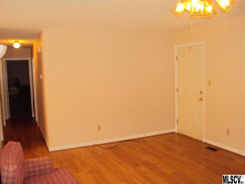 4542 Kings Ct, Hickory, NC 28602