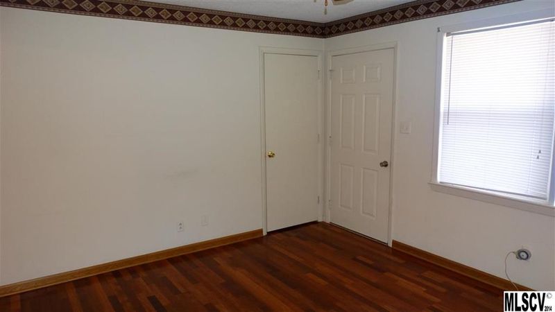 1106 Sandhurst Dr, Newton, NC 28658