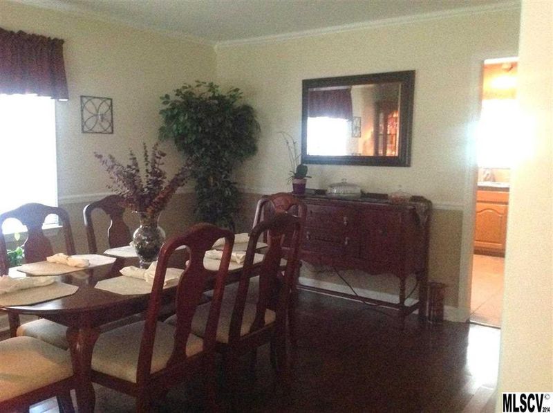 4140 Arrowhead Dr NE, Hickory, NC 28601