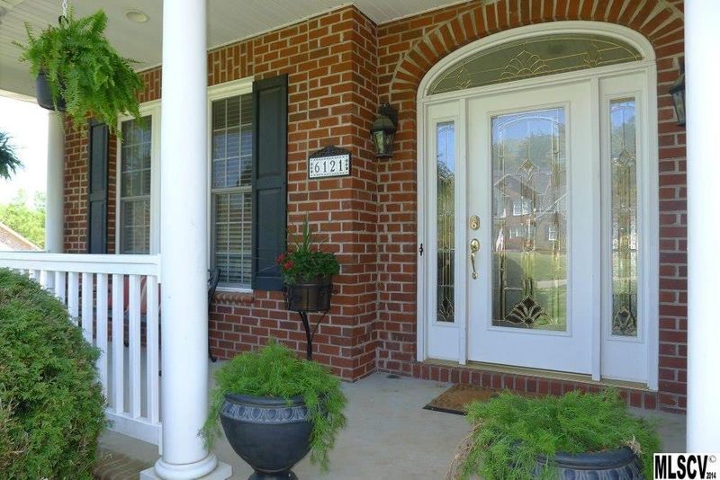 6121 Dwayne Starnes Dr, Hickory, NC 28602