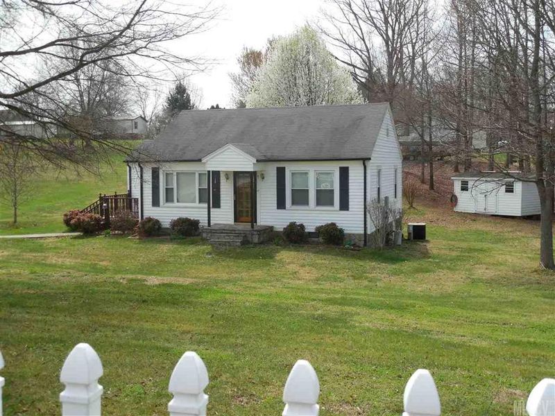 5777 Birch St, Conover, NC 28613