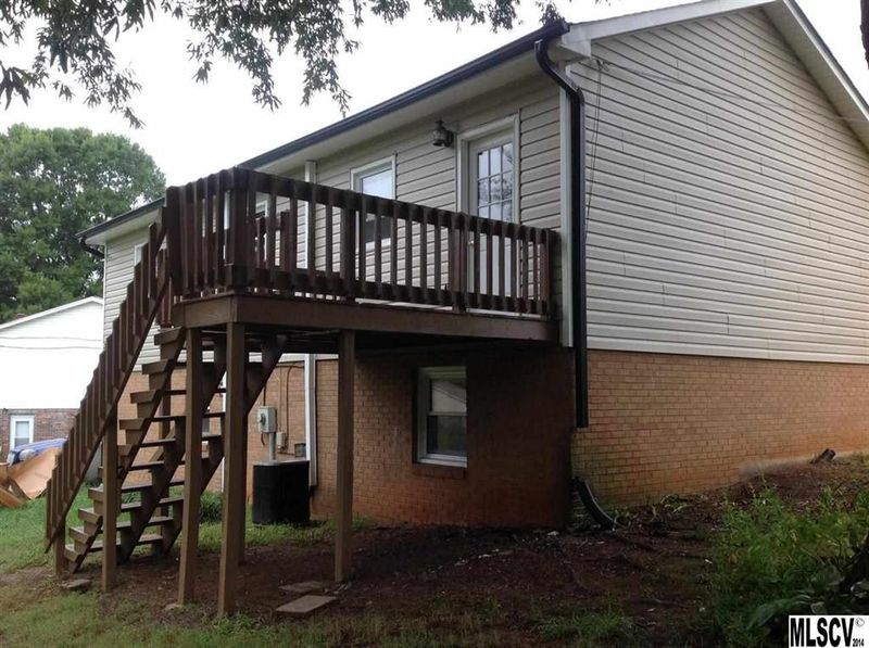 5463 Triangle Cir, Hickory, NC 28602