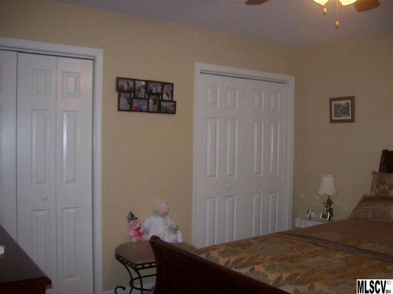 2553 26th Ave NE, Hickory, NC 28601