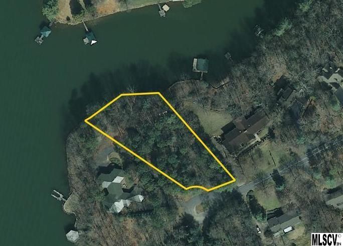 1070 25th Ave Dr NW, Hickory, NC 28601