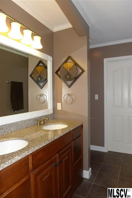 408 3rd Ave NE, Conover, NC 28613