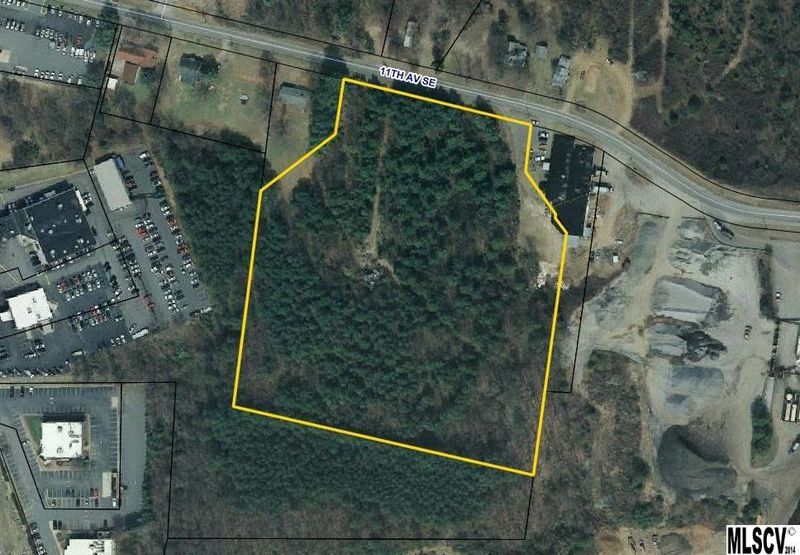 1360 11th Ave SE, Hickory, NC 28602