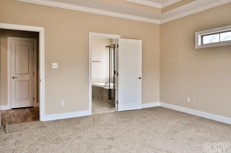 1009 12th Ave Dr NW, Hickory, NC 28601
