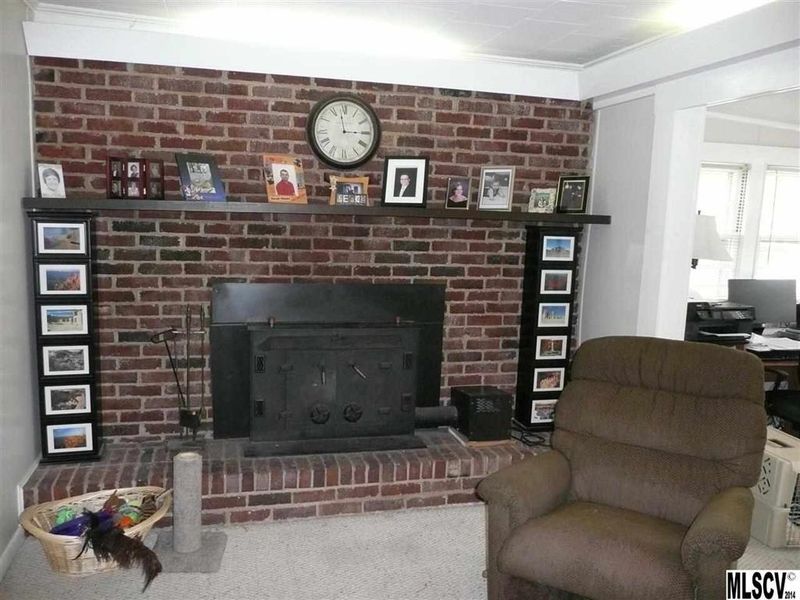 825 18th St NE, Hickory, NC 28601