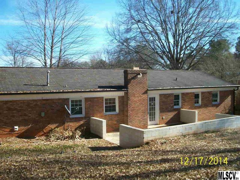 2139 6th St NE, Hickory, NC 28601