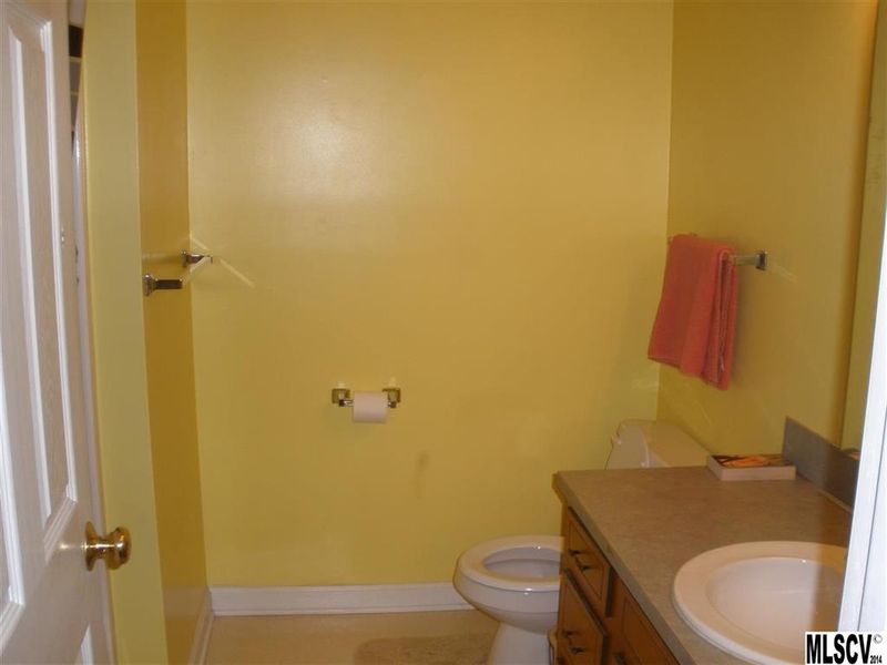 820 Gemcrest Dr, Conover, NC 28613
