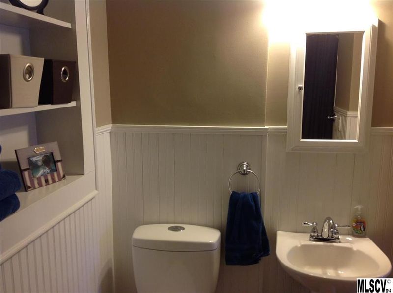 1283 11th St NW, Hickory, NC 28601