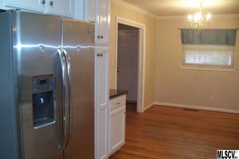 1033 S Main Ave, Newton, NC 28658