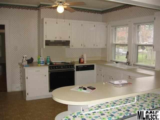 309 3rd Ave NW, Conover, NC 28613