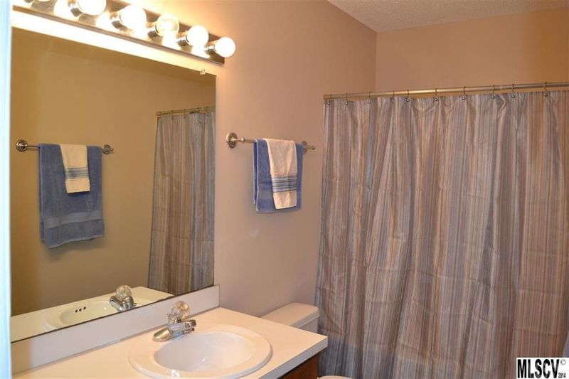 102 Brandywine Dr NE #M5, Conover, NC 28613