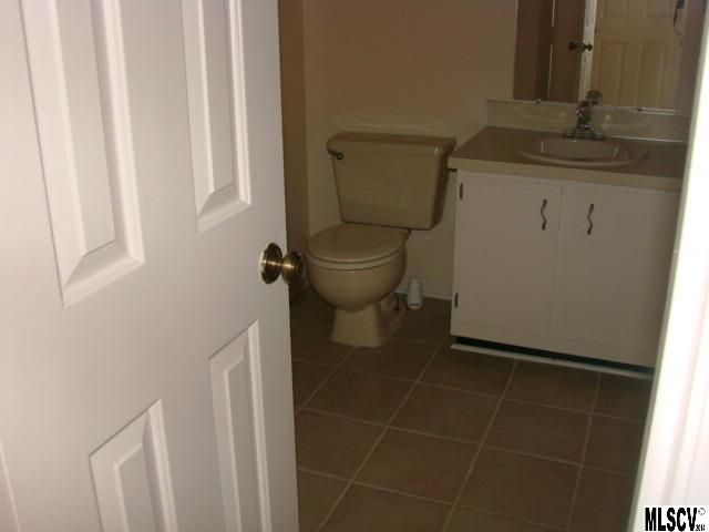 102 Brandywine Dr NE #D4, Conover, NC 28613