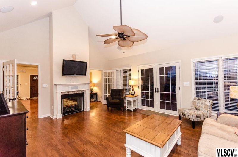 906 Clear Creek Cir, Lincolnton, NC 28092