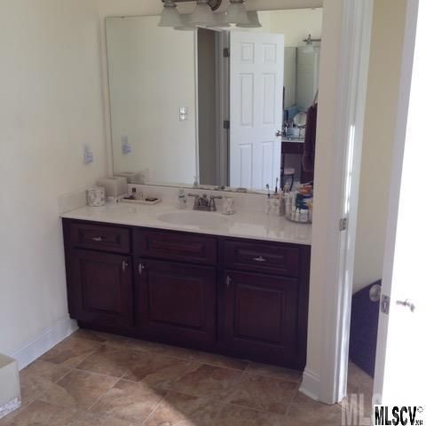 836 17th Avenue Dr SE, Hickory, NC 28602