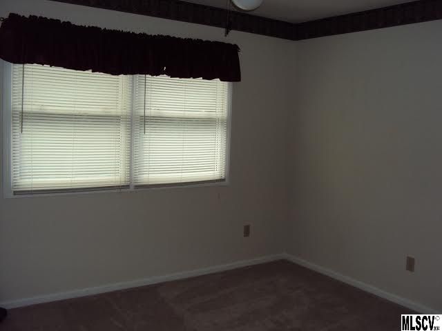 1260 34th Ave NE, Hickory, NC 28601