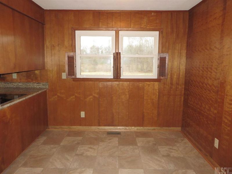 2373 Brookwood Rd, Lincolnton, NC 28092