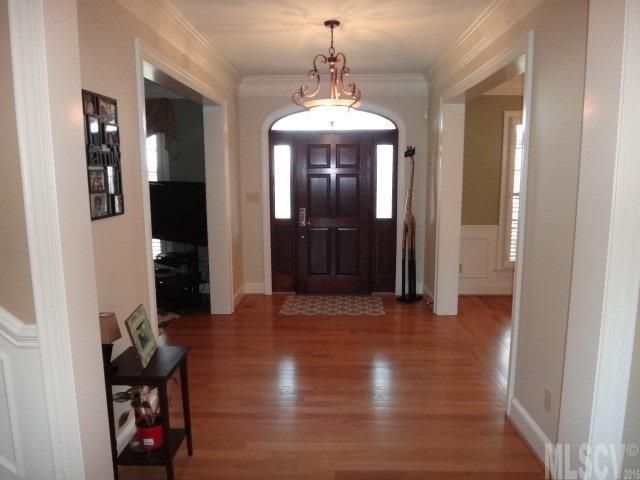 4102 1st St Pl NW, Hickory, NC 28601