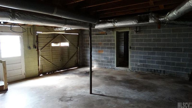 1402 26th St SW, Hickory, NC 28602