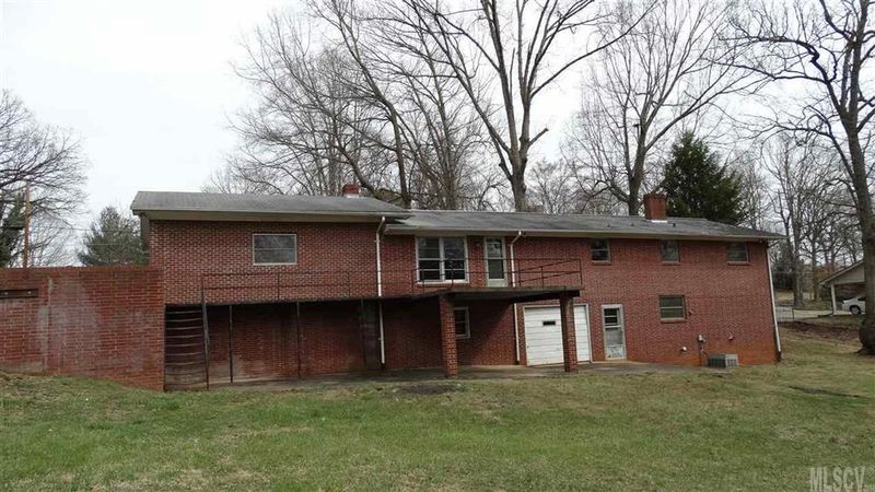 1402 26th St SW, Hickory, NC 28602