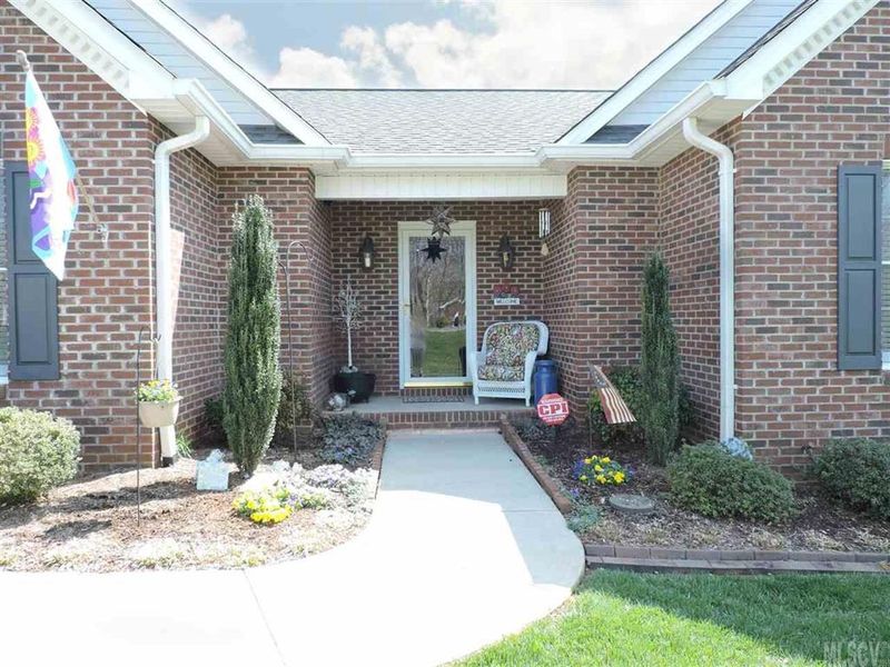 4097 Brickfield St, Hickory, NC 28602