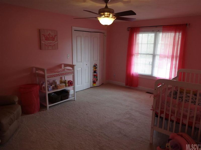 1133 Kensington Cir, Newton, NC 28658
