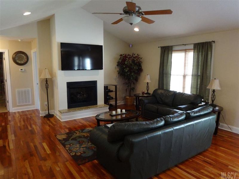 1133 Kensington Cir, Newton, NC 28658