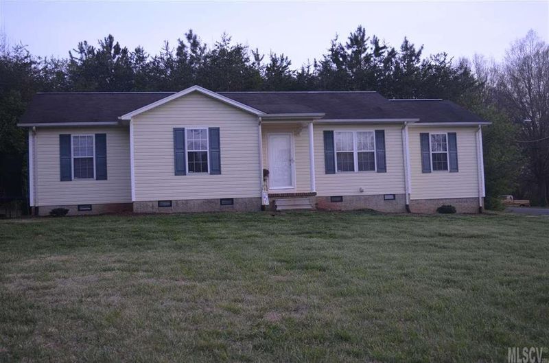 2071 Vance St, Newton, NC 28658