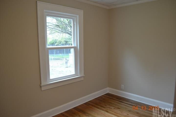 218 W 27th St, Newton, NC 28658