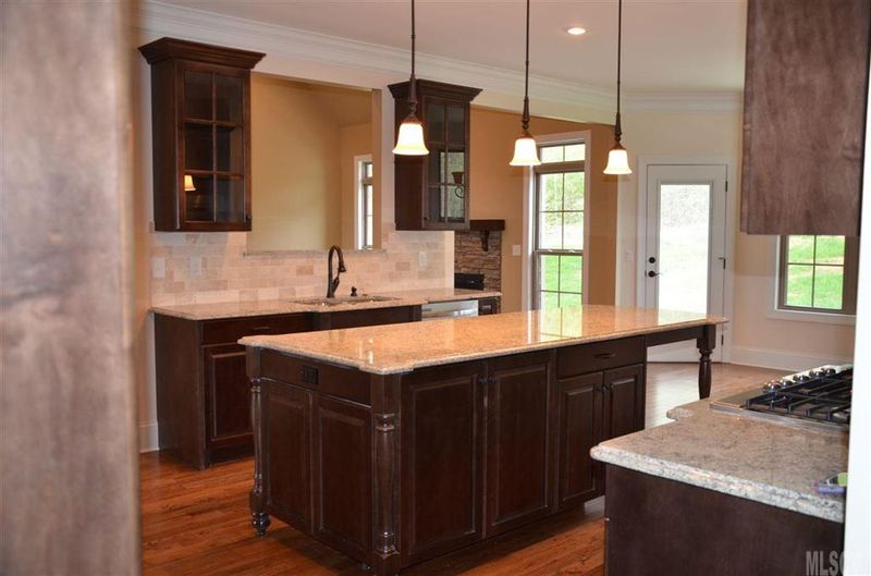 4308 1st St Dr NW, Hickory, NC 28601
