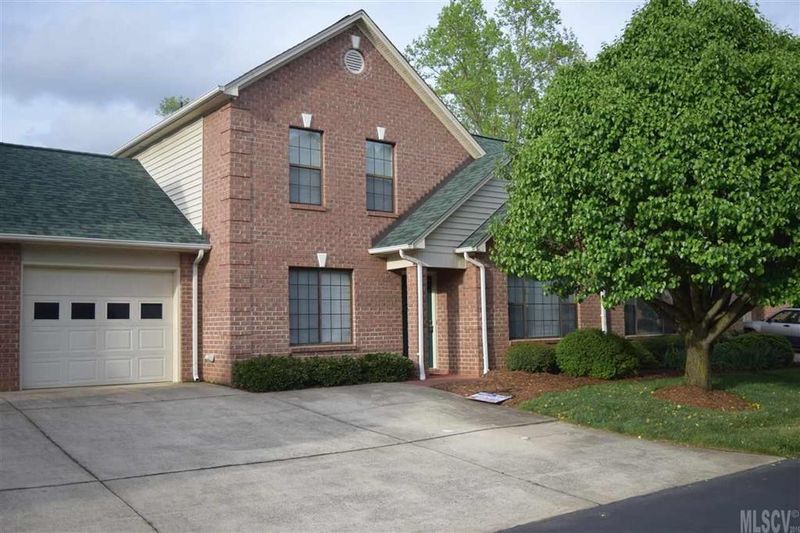 1641 20th Avenue Ct NE, Hickory, NC 28601