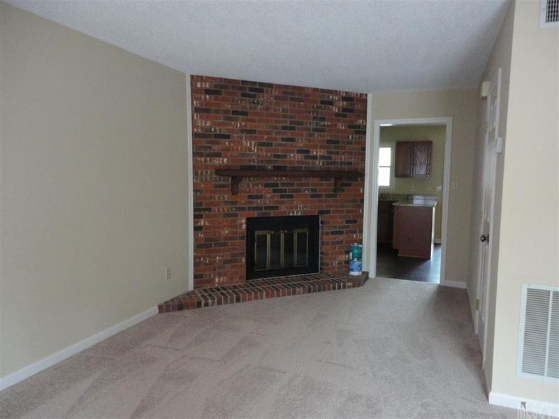 1330 5th St NE #25, Hickory, NC 28601