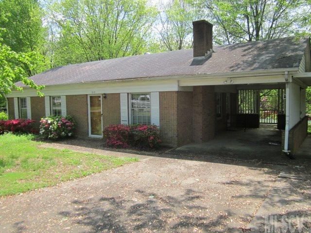 1919 3rd Ave NW, Longview, NC 28601