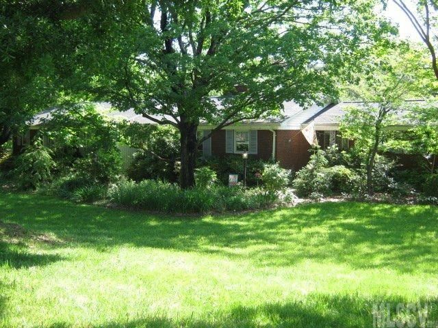 2210 6th St NE, Hickory, NC 28601