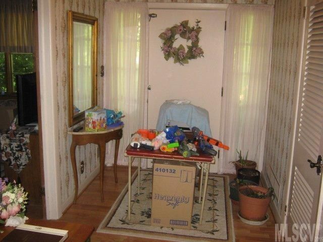 2210 6th St NE, Hickory, NC 28601