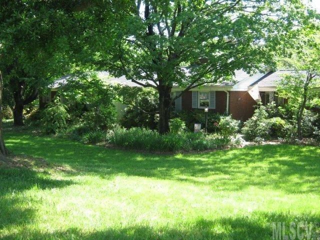 2210 6th St NE, Hickory, NC 28601