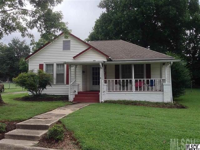 1130 15th St Dr NE, Hickory, NC 28601