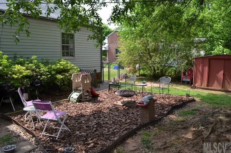 1414 12th St Dr NW, Hickory, NC 28601