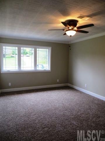 5967 Willowbottom Rd, Hickory, NC 28602