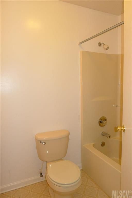 1124 15th St SW, Hickory, NC 28602