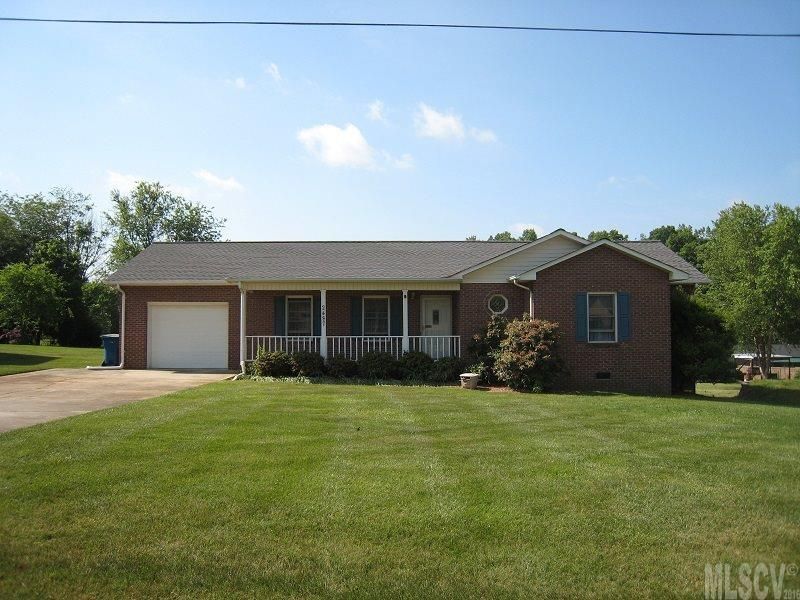 2487 Ashford Dr, Newton, NC 28645