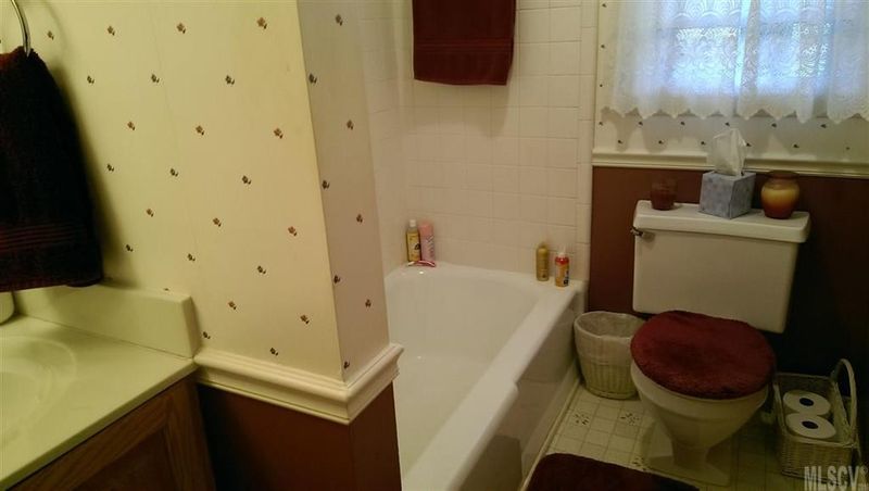 524 Eastmont Ave, Newton, NC 28658