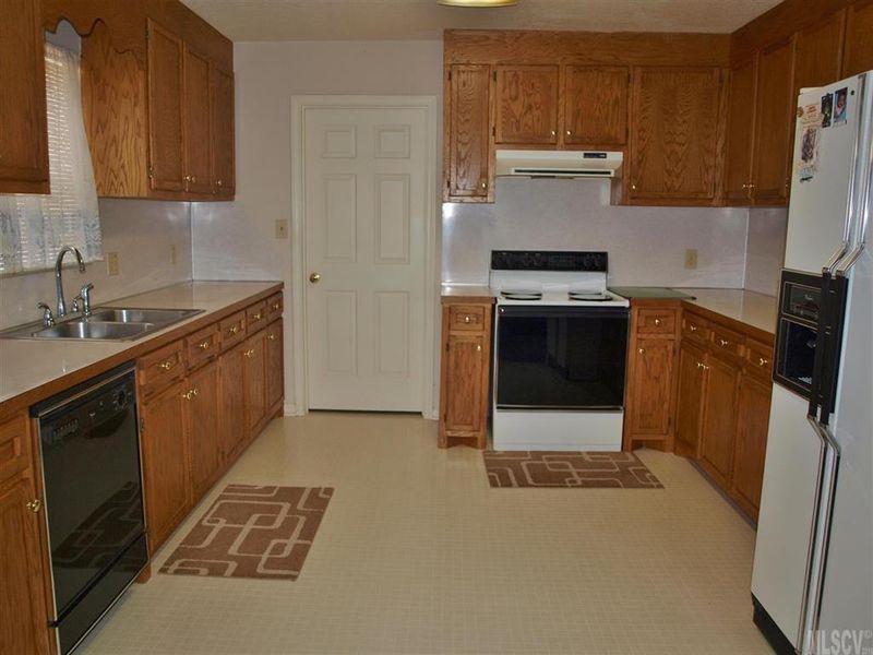 3902 Pumpkin Ln, Conover, NC 28613