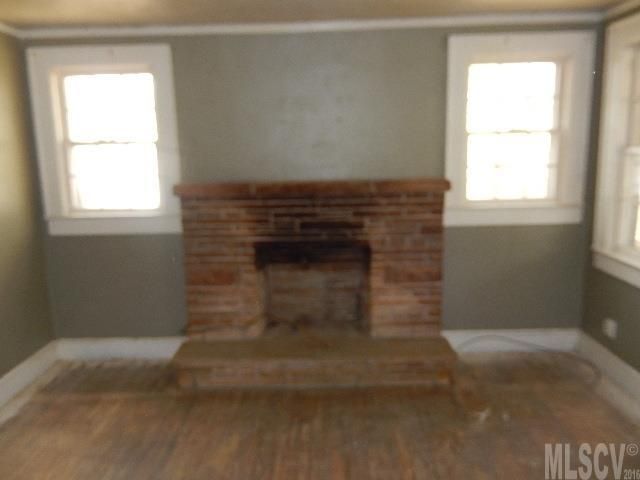 1137 11th St NE, Hickory, NC 28601
