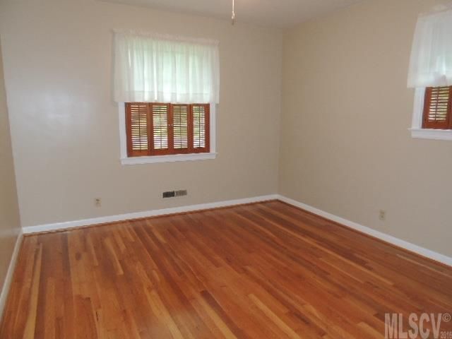 218 5th St NE, Conover, NC 28613