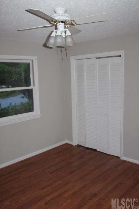 1097 4th Ave Dr NW, Hickory, NC 28601