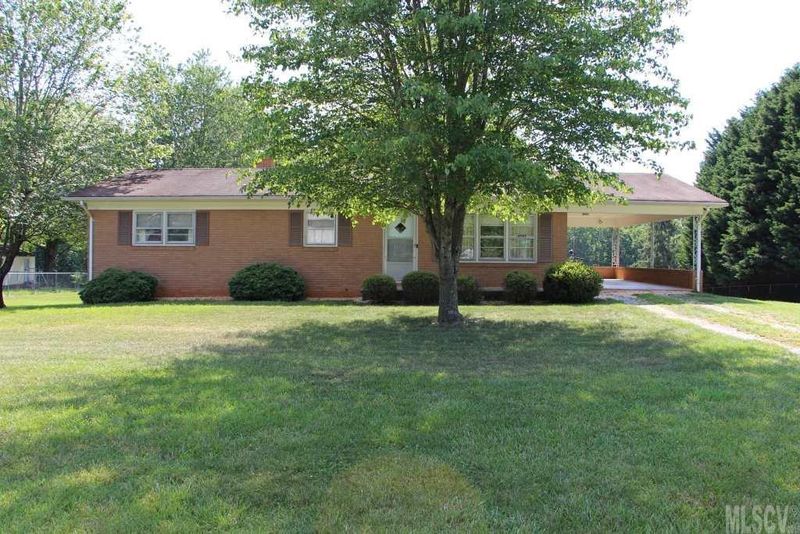 4949 Springhaven Dr, Conover, NC 28613